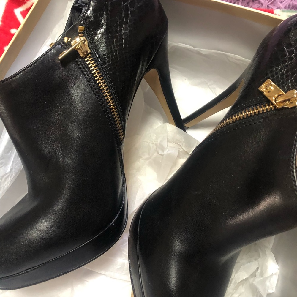 Designer Alligator platform Booties - Picture 6 of 9